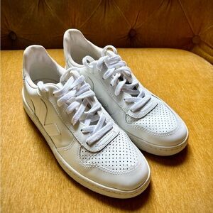 VEJA V-10 Extra White Sneakers